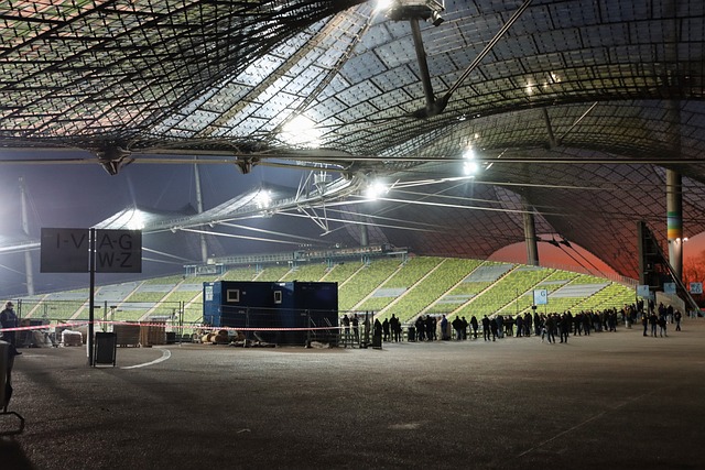 色表现为球 色表现为球